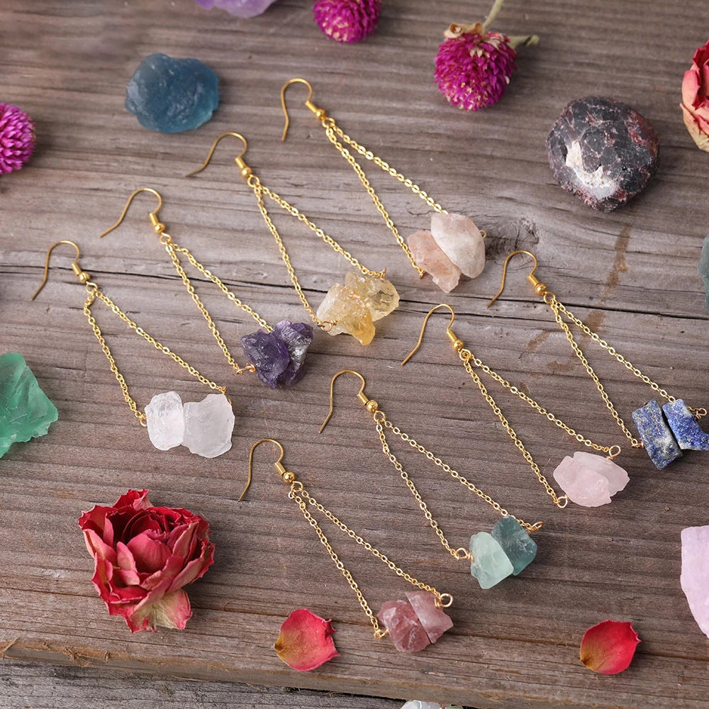 Boucles d'oreilles pendantes en chaîne dorée avec gravier de quartz naturel Olivenorma
