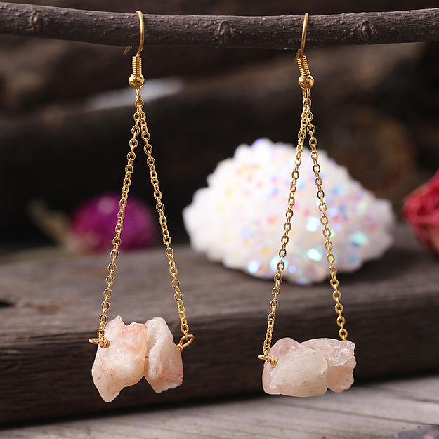 Boucles d'oreilles pendantes en chaîne dorée avec gravier de quartz naturel Olivenorma
