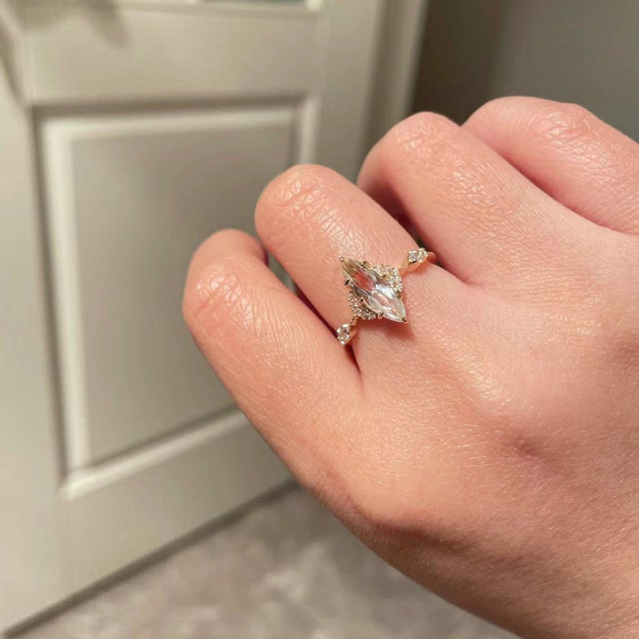 Bague de fiançailles en diamant simulé avec zircon blanc Olivenorma