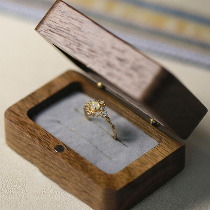 Bague de luxe légère en zircon blanc incrusté d'opale Olivenorma