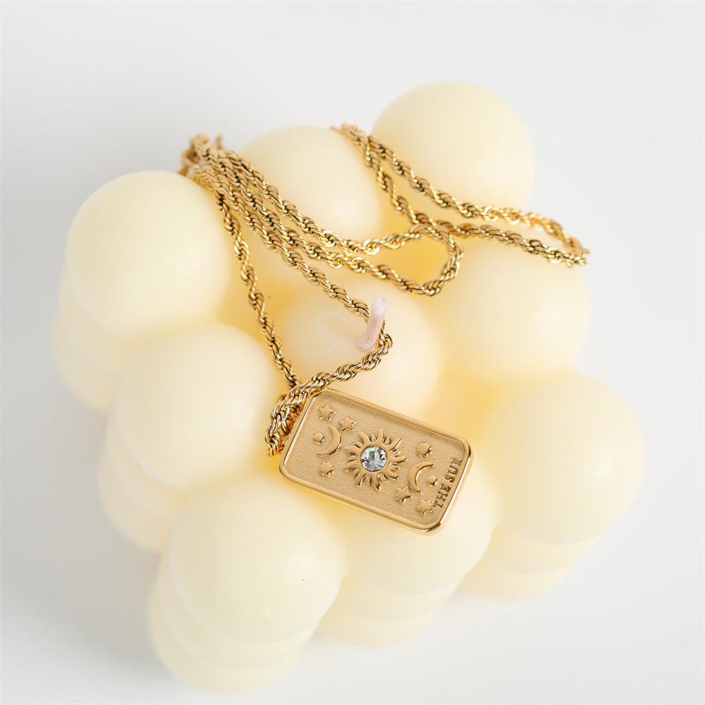 Collier de cartes de tarot carrées en acier titane Olivenorma