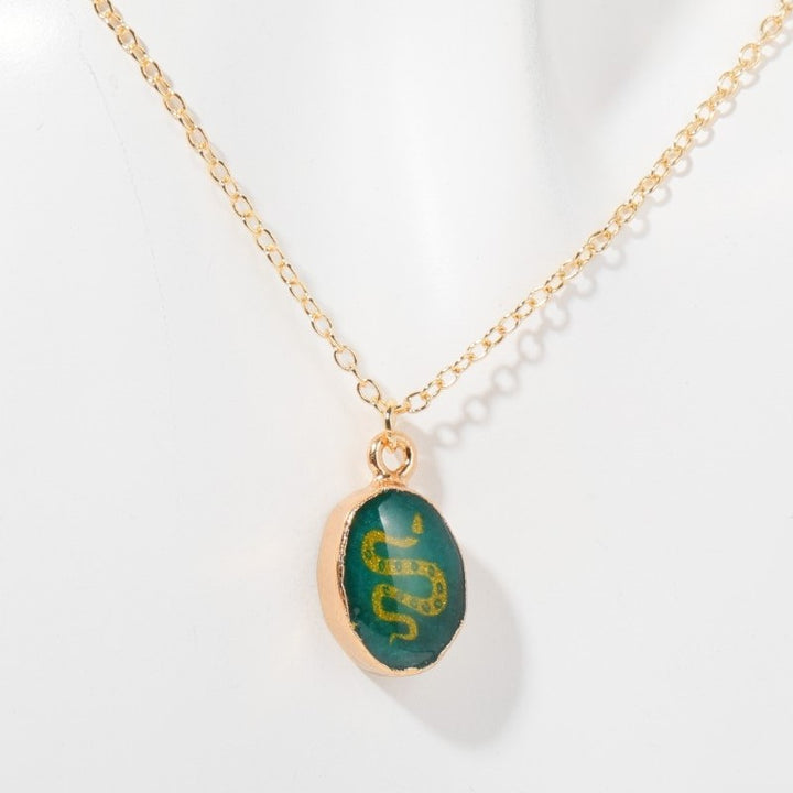 Collier en pierre naturelle avec papillon, étoile et lune Olivenorma