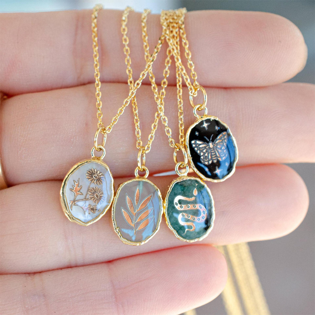 Collier en pierre naturelle avec papillon, étoile et lune Olivenorma