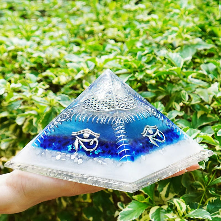 Pyramide d'orgone de guérison Oeil d'Horus Aigue-marine Olivenorma