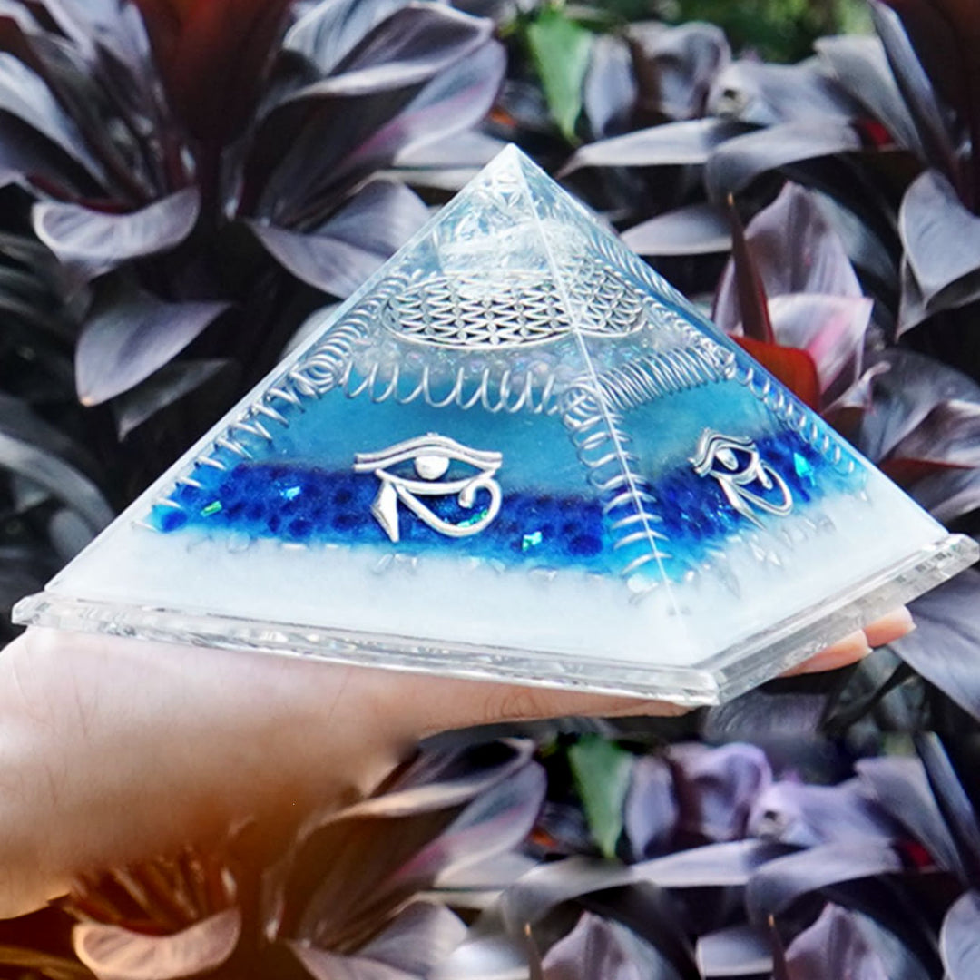 Pyramide d'orgone de guérison Oeil d'Horus Aigue-marine Olivenorma