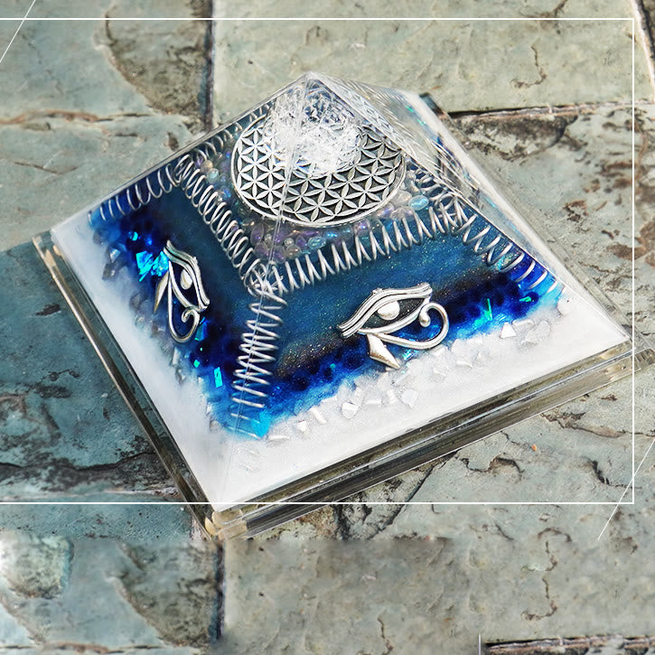 Pyramide d'orgone de guérison Oeil d'Horus Aigue-marine Olivenorma