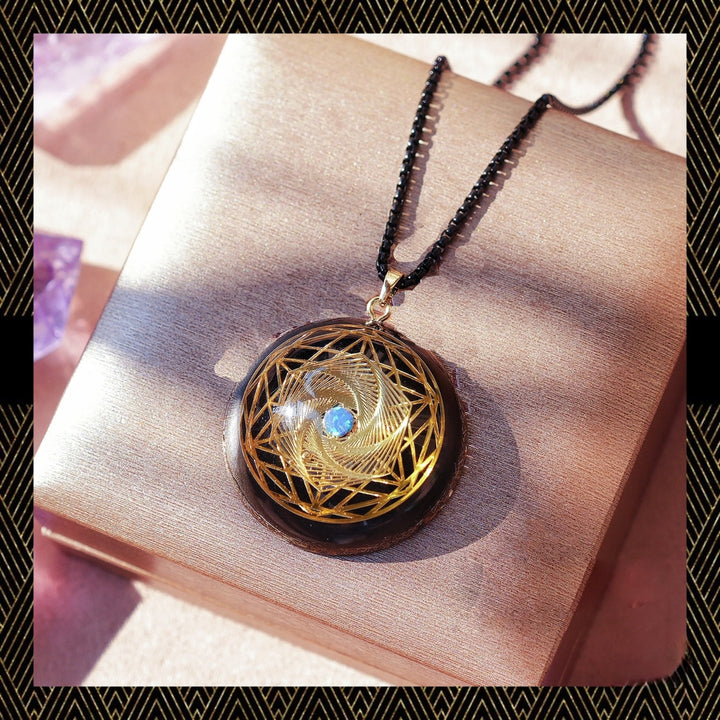 Collier d'orgone en obsidienne et opale Olivenorma