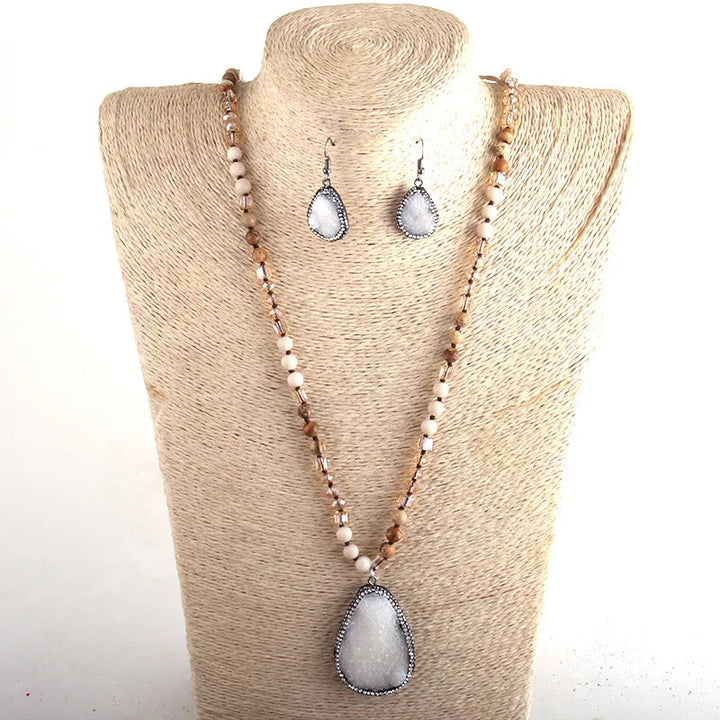 Ensemble de bijoux avec pendentif en grappe de perles en pierre brute Olivenorma