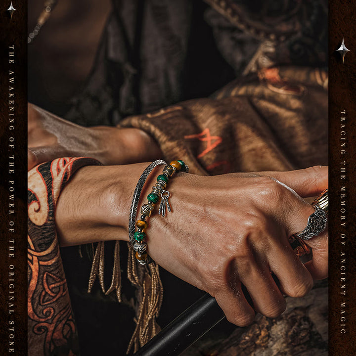 Bracelet Olivenorma pour homme avec pendentif en perles et plumes de malachite et œil de tigre