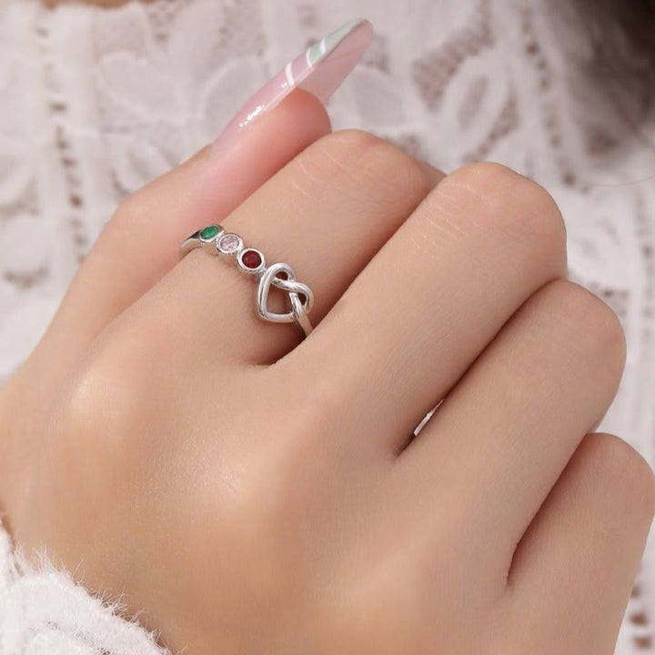 Bague avec pierre de naissance gravée en forme de cœur et liens personnalisés Olivenorma