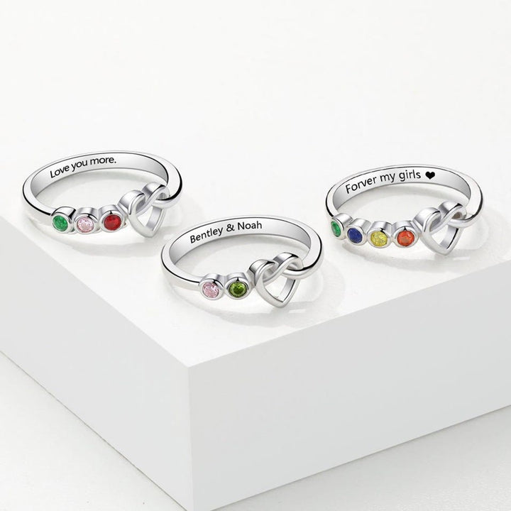 Bague avec pierre de naissance gravée en forme de cœur et liens personnalisés Olivenorma