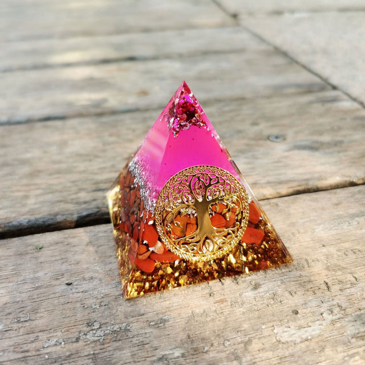 Pyramide d'orgone de l'arbre de vie en cristal rose et jaspe rouge Olivenorma