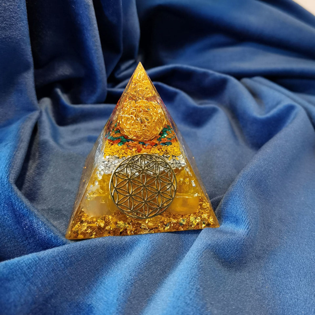 Pyramide d'orgone fleur de vie en citrine Olivenorma