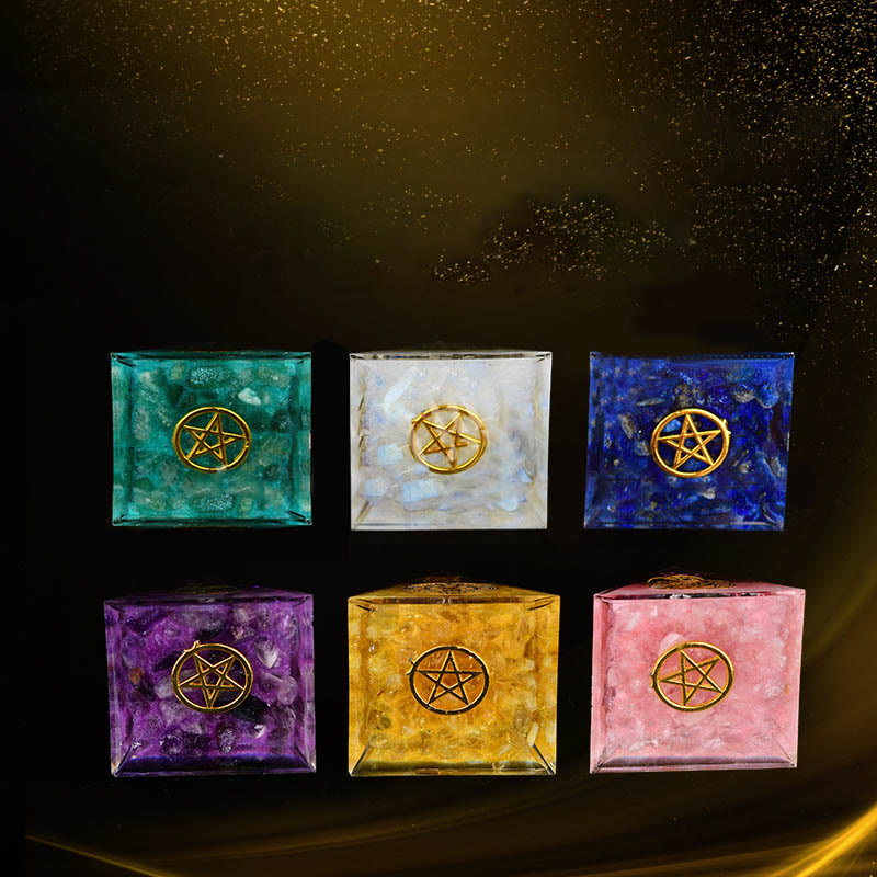 Pyramide énergétique orgonite en pierre brute de cristal Olivenorma de 5 cm