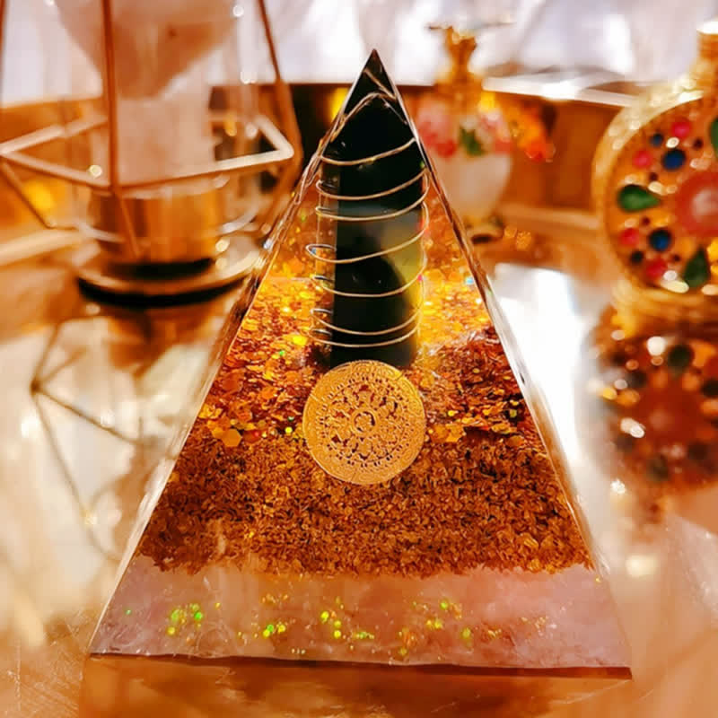 Pyramide d'orgone en cristal transparent avec prisme d'obsidienne Olivenorma