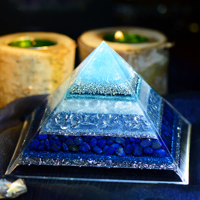 Pyramide d'orgone en lapis-lazuli Olivenorma « Keep Peace »
