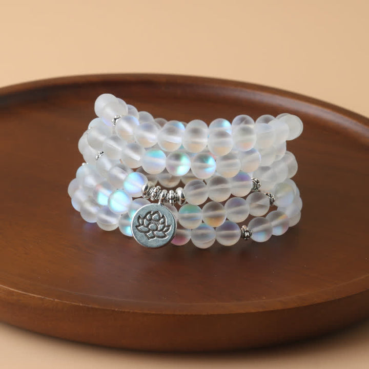Collier pendentif lotus en 108 perles de Mala en pierre de lune Olivenorma