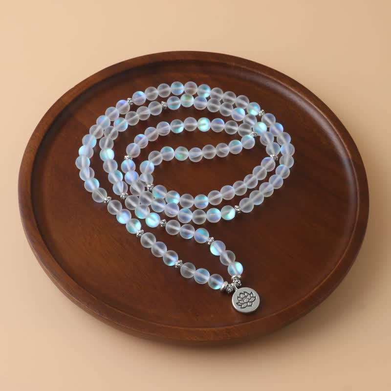 Collier pendentif lotus en 108 perles de Mala en pierre de lune Olivenorma