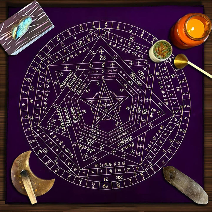 Nappe de Tarot Mystérieuse de l'Arbre Sacré d' Olivenorma Yggdrasil