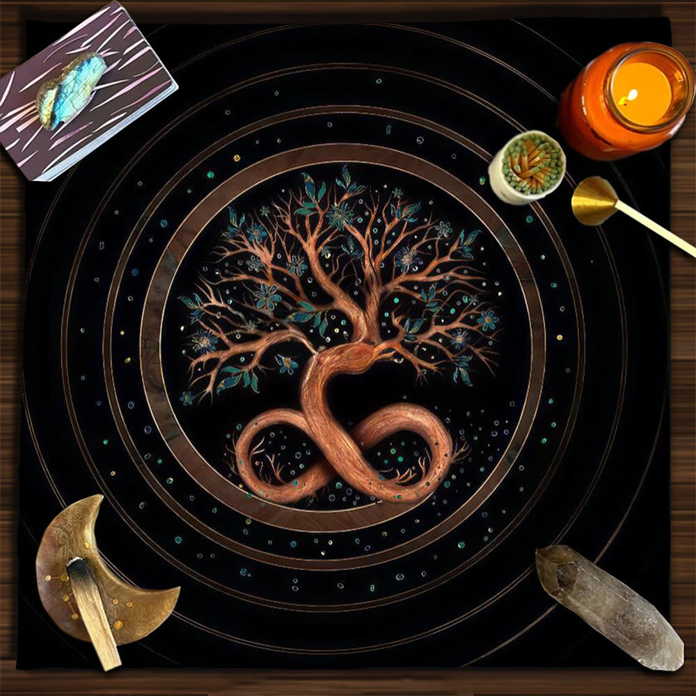 Nappe de Tarot Mystérieuse de l'Arbre Sacré d' Olivenorma Yggdrasil