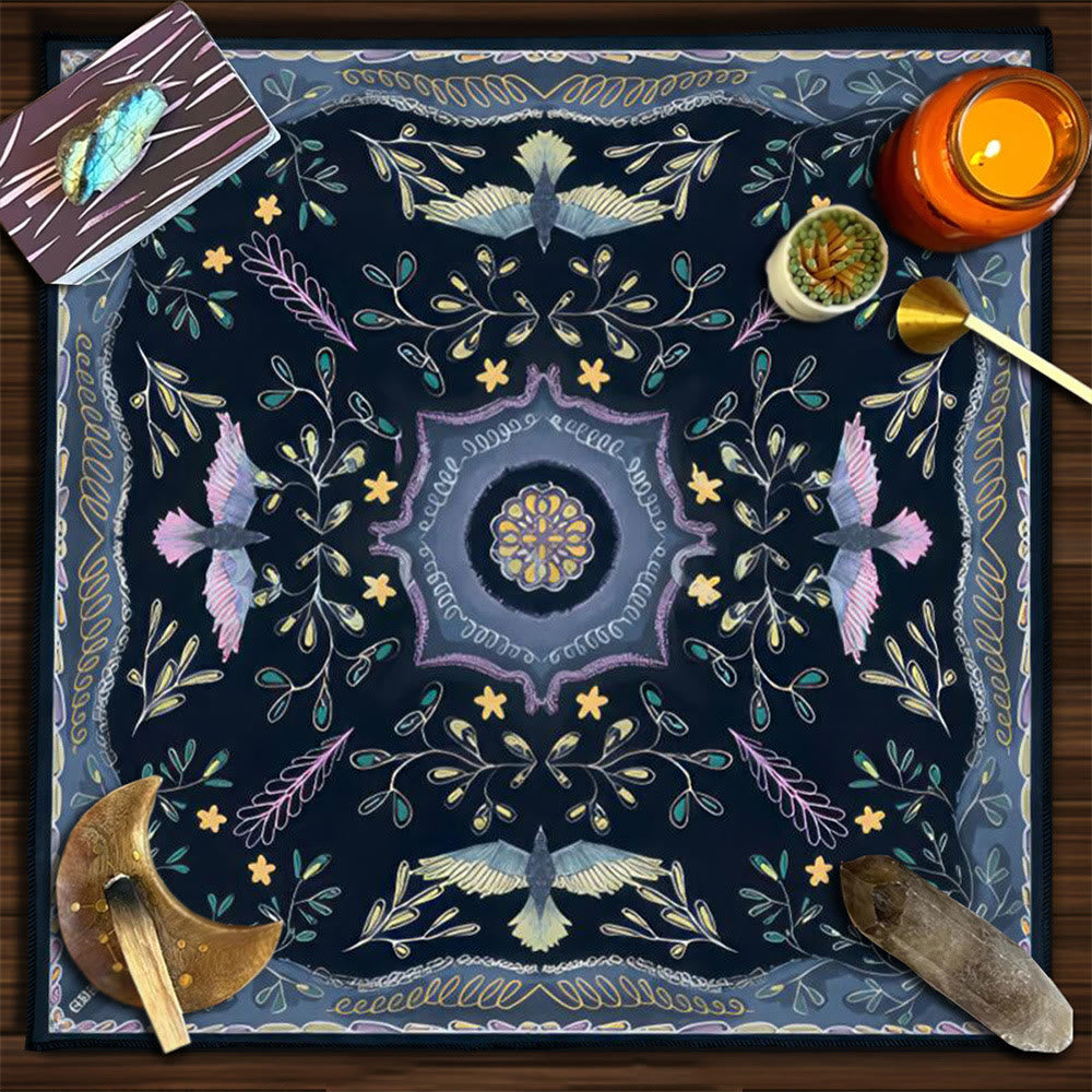 Nappe de Tarot Mystérieuse de l'Arbre Sacré d' Olivenorma Yggdrasil