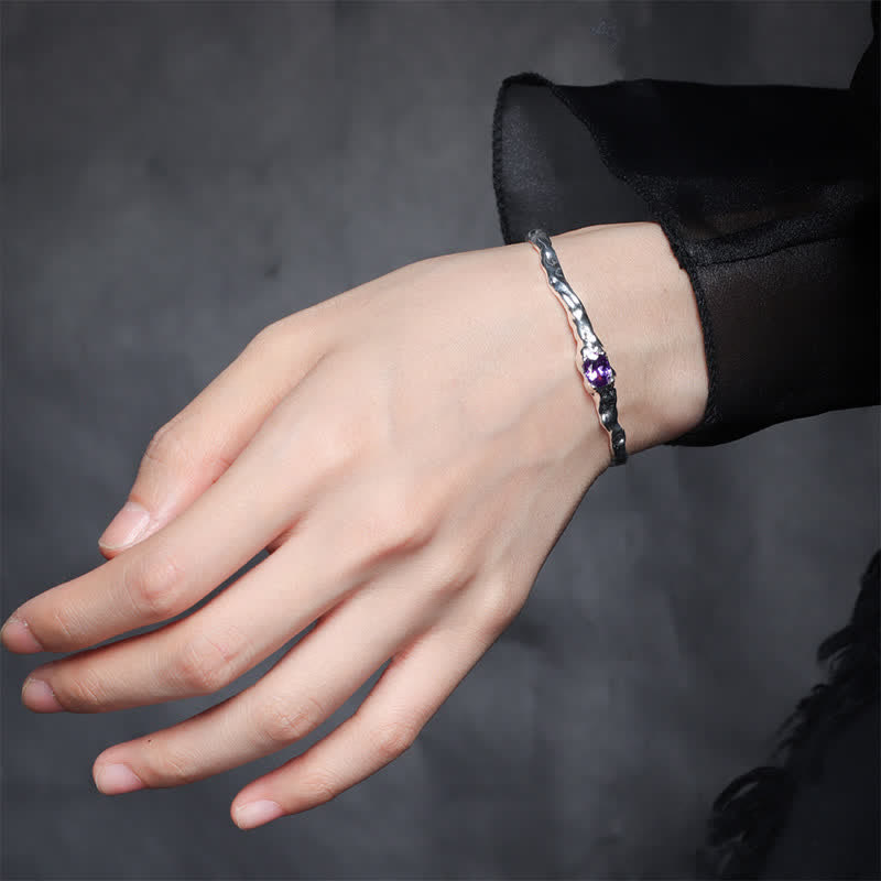 Bracelet ouvert irrégulier plaqué argent avec améthyste naturelle Olivenorma