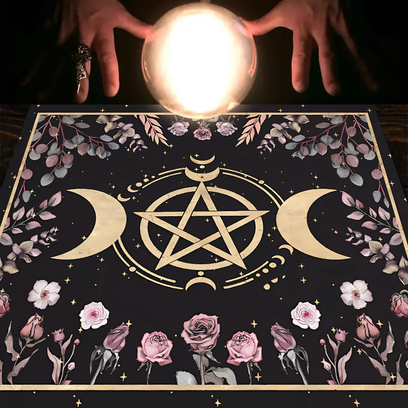 Nappe de tarot divinatoire avec symbole de la triple déesse de la lune Olivenorma