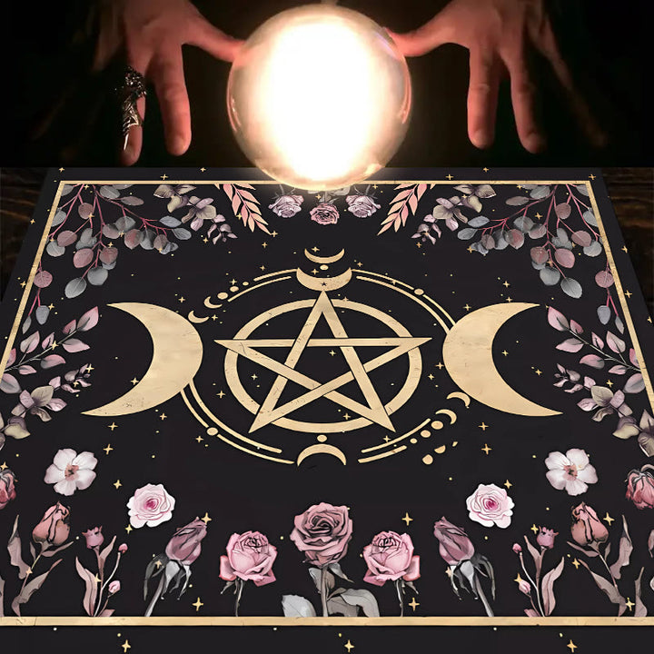 Nappe de tarot divinatoire avec symbole de la triple déesse de la lune Olivenorma