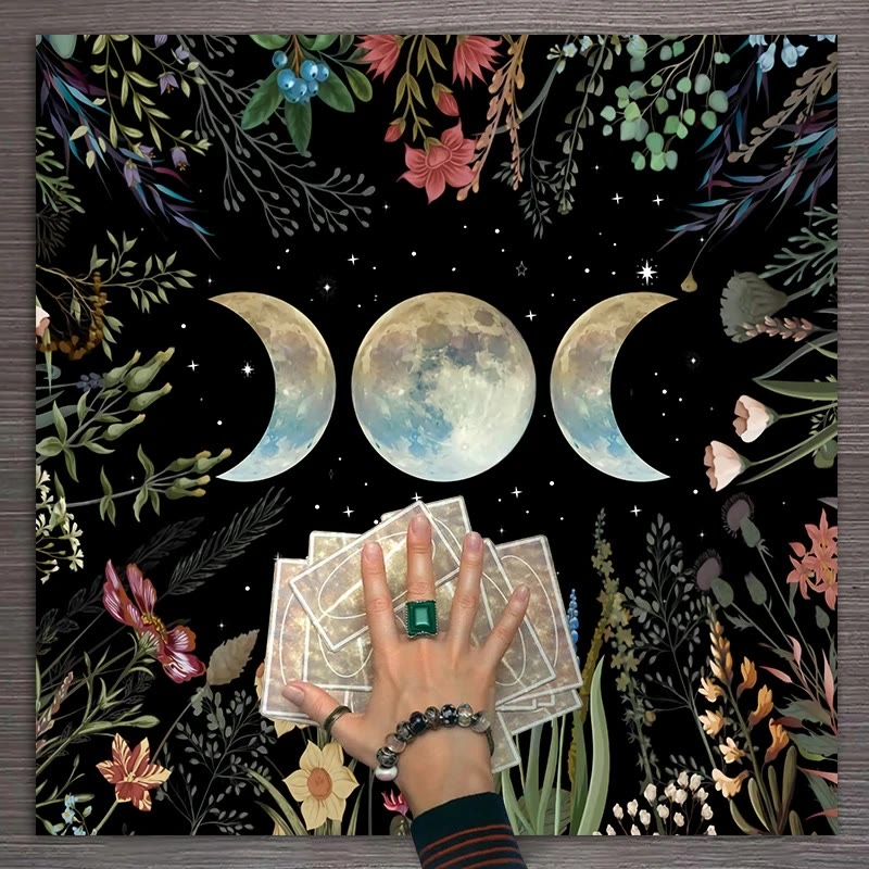 Nappe de tarot divinatoire avec symbole de la triple déesse de la lune Olivenorma