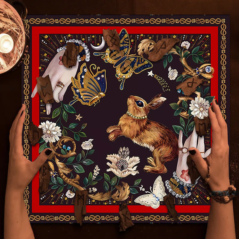 Nappe de tarot divinatoire avec lapin attrapant des papillons Olivenorma