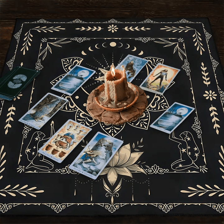 Nappe de tarot divinatoire mystique avec phases de lune et signe du lotus Olivenorma