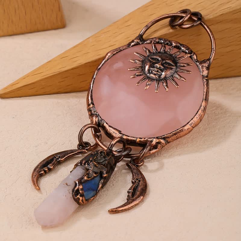 Collier pendentif en quartz rose en forme de soleil et de lune Olivenorma
