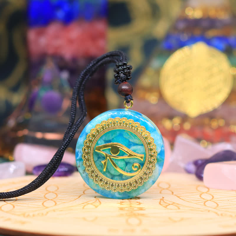 Collier Orgone Oeil d'Horus en Aigue-Marine Naturelle Olivenorma