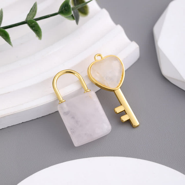 Collier avec pendentif en forme de cadenas d'amour en pierre naturelle Olivenorma