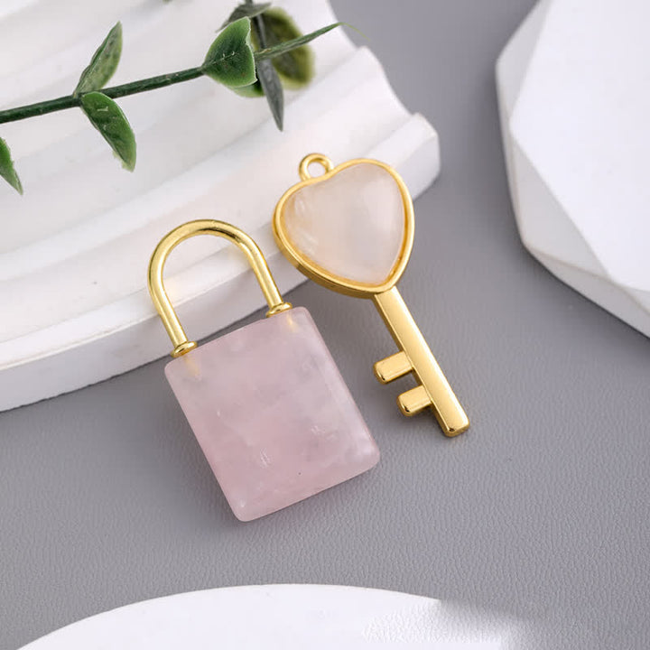 Collier avec pendentif en forme de cadenas d'amour en pierre naturelle Olivenorma