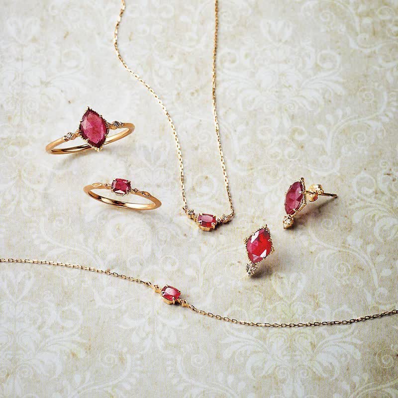 Ensemble de bijoux avec bague, boucles d'oreilles et collier en grenat naturel Olivenorma