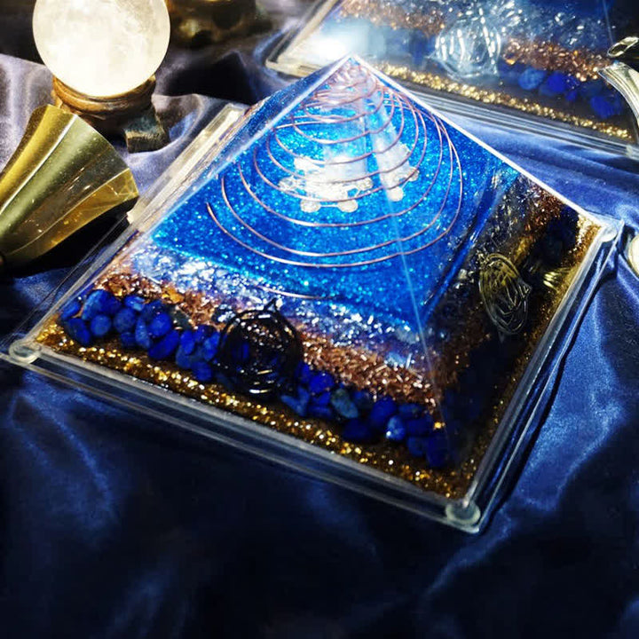 Pyramide orgonite en cristal clair lapis-lazuli Olivenorma « Mer étoilée »