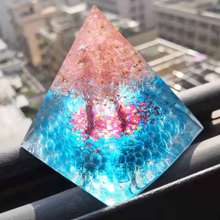 Pyramide d'orgone en quartz rose et aigue-marine avec arbre de vie Olivenorma
