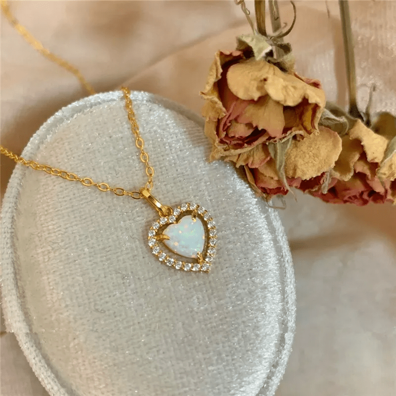 Collier pendentif coeur en zircon blanc opale Olivenorma