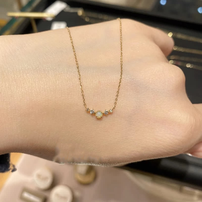 Collier pendentif long en zircon blanc opale Olivenorma