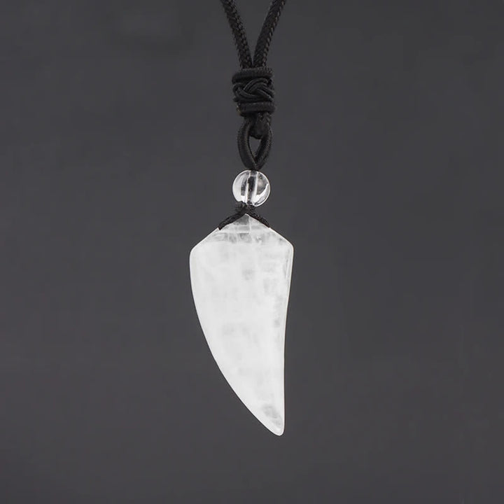 Collier pendentif en forme de dent de loup taillée en pierre naturelle Olivenorma
