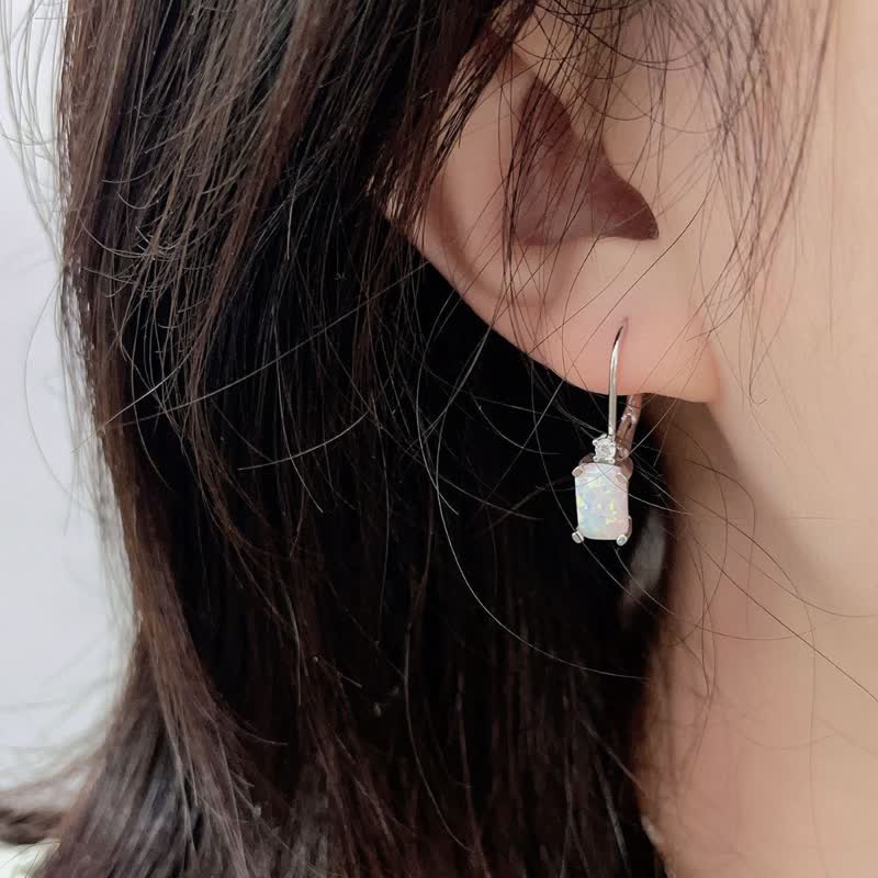 Boucles d'oreilles carrées en argent 925 avec opale Olivenorma