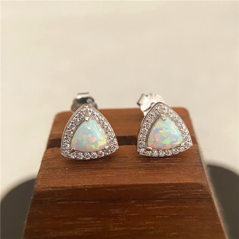 Boucles d'oreilles en argent 925 avec opale en forme de triangle Olivenorma