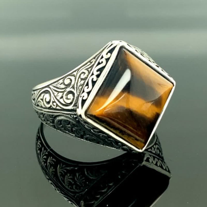 Bague homme en argent avec œil de tigre carré naturel Olivenorma