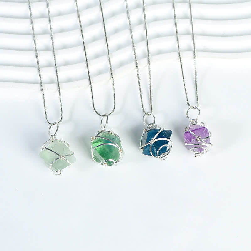 Collier pendentif longue colonne enroulé à la main en cristal naturel Olivenorma