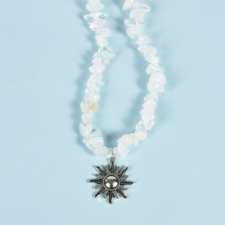 Collier avec pendentif en perles de gravier naturel et perles de soleil et de lune Olivenorma