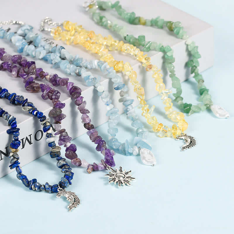 Collier avec pendentif en perles de gravier naturel et perles de soleil et de lune Olivenorma