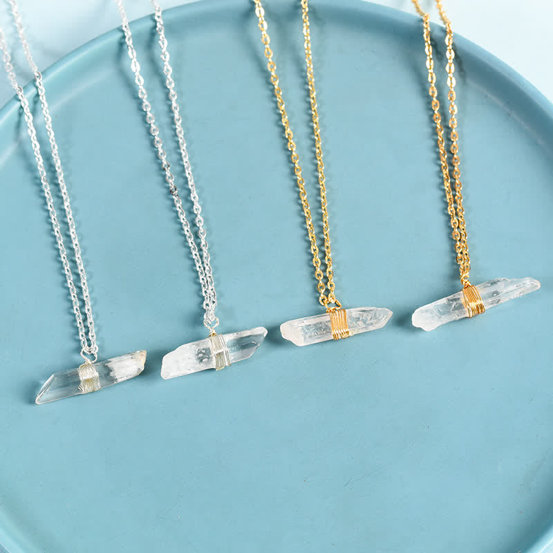 Collier pendentif en quartz transparent avec fil enroulé en métal Olivenorma