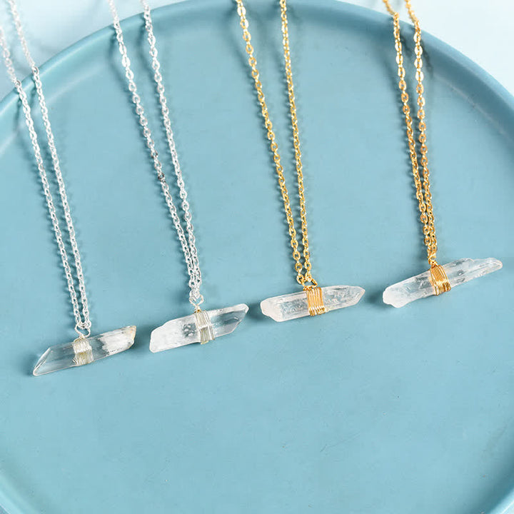 Collier pendentif en quartz transparent avec fil enroulé en métal Olivenorma