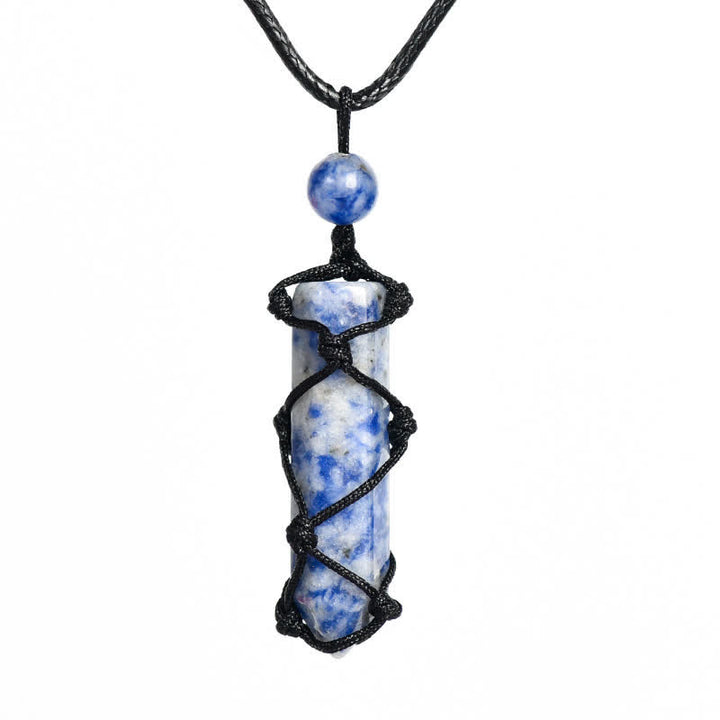 Collier pendentif en forme de nœud de sac en filet tissé à colonne de cristal Olivenorma
